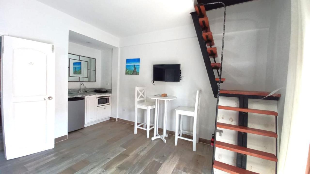 Beach Club Condos At Popeyes Caye Caulker Exterior foto