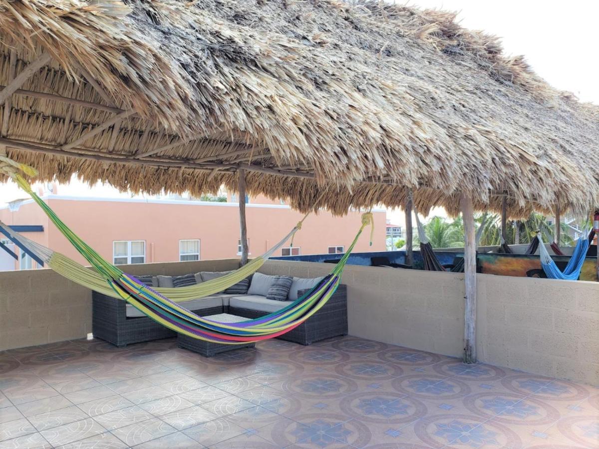 Beach Club Condos At Popeyes Caye Caulker Exterior foto