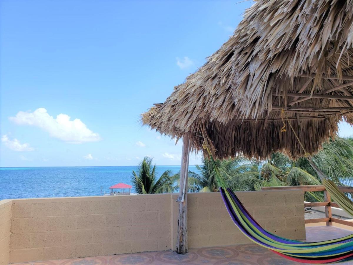 Beach Club Condos At Popeyes Caye Caulker Exterior foto