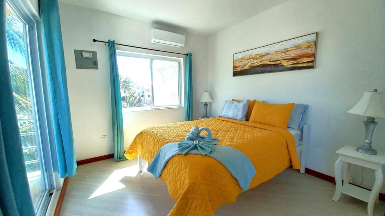 Beach Club Condos At Popeyes Caye Caulker Exterior foto