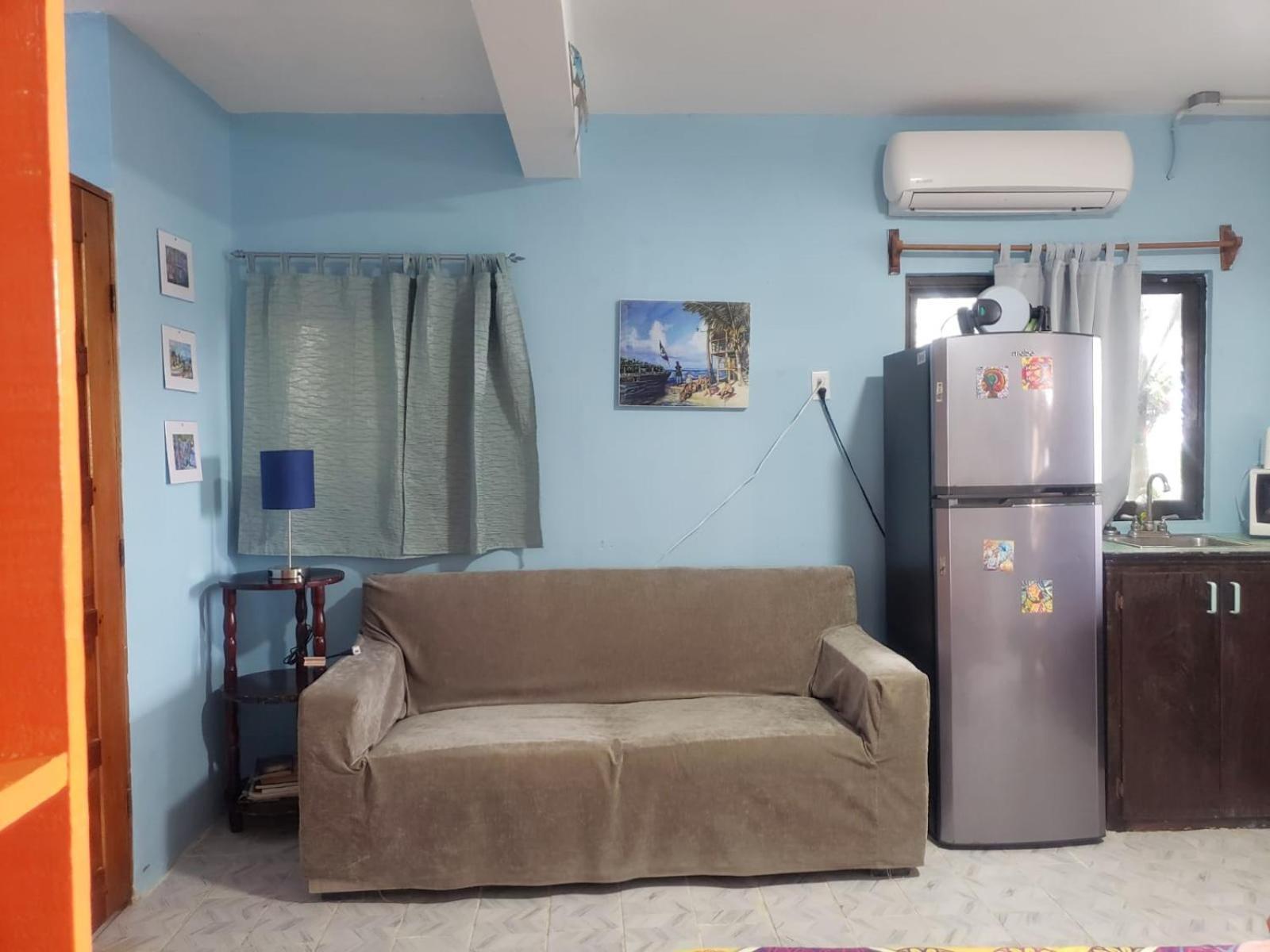 Beach Club Condos At Popeyes Caye Caulker Exterior foto