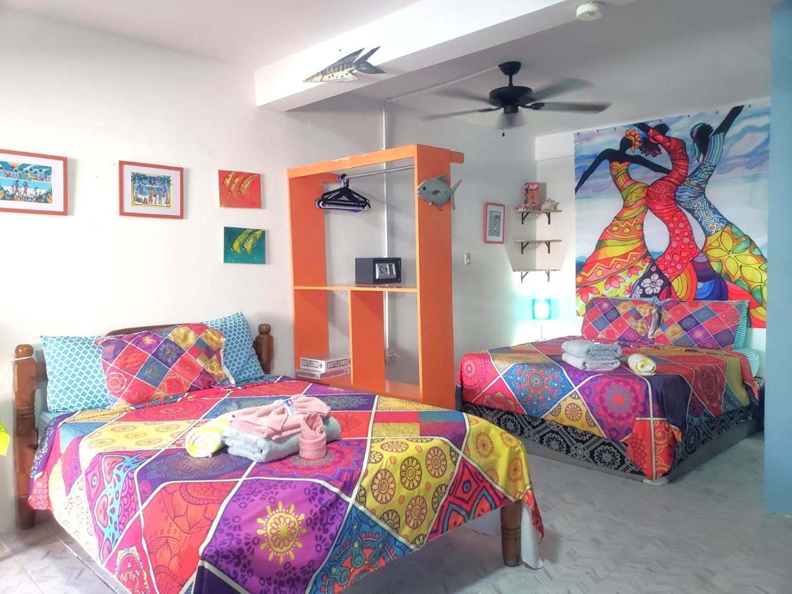 Beach Club Condos At Popeyes Caye Caulker Exterior foto